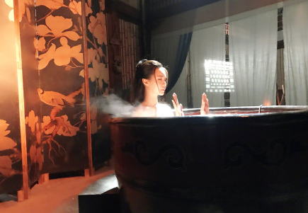 雷电将军挤乳液给巴巴托斯吃