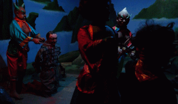 直播 未成年 但互联网亲手打碎了这层玻璃海报