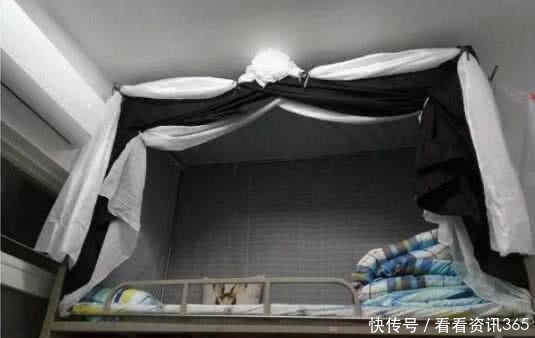 pixiv成年版海报